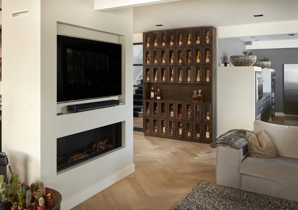 Overzichtfoto van de Whiskey Locker in het interieur.