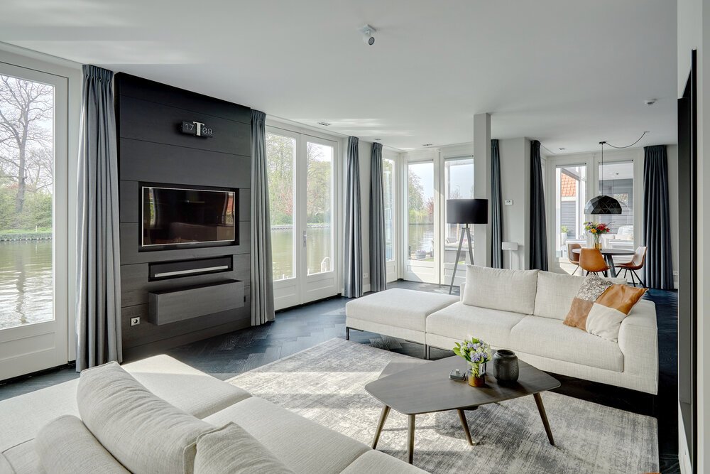 Interior photograph of the seating area overlooking the River Vecht