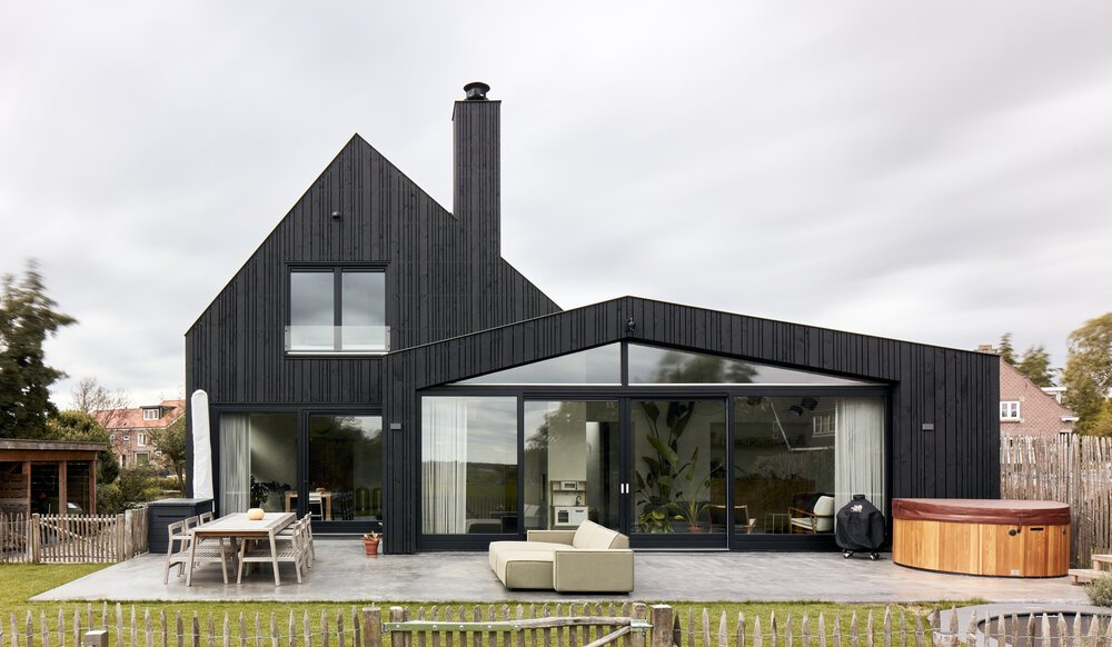 Cleanly designed barn house in Vinkeveen.