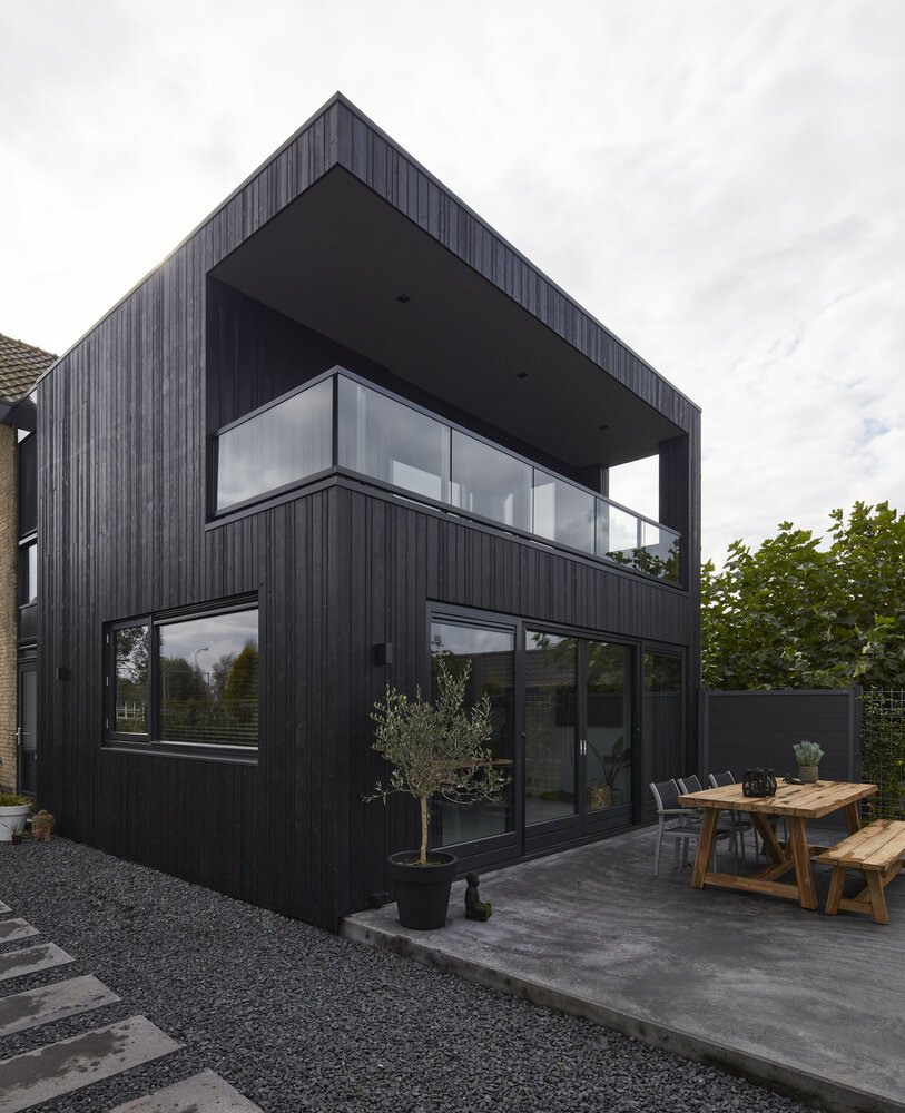 Extension of a semi-detached home in Vinkeveen.