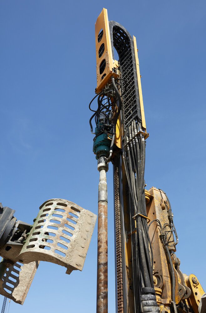 GEWI piles being installed to anchor the foundation of the newly constructed Maasdeltatunnel – Blankenburg.