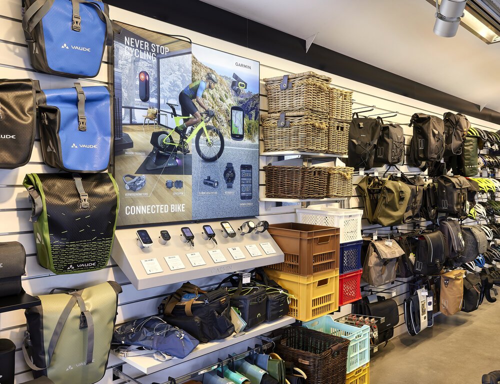 Navigation systems, sensors, and other accessories for on or around the bicycle at Van Rijn Fietsen.