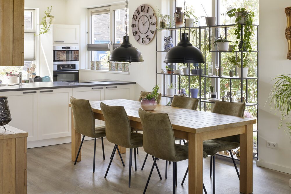 Solid oak dining table.
