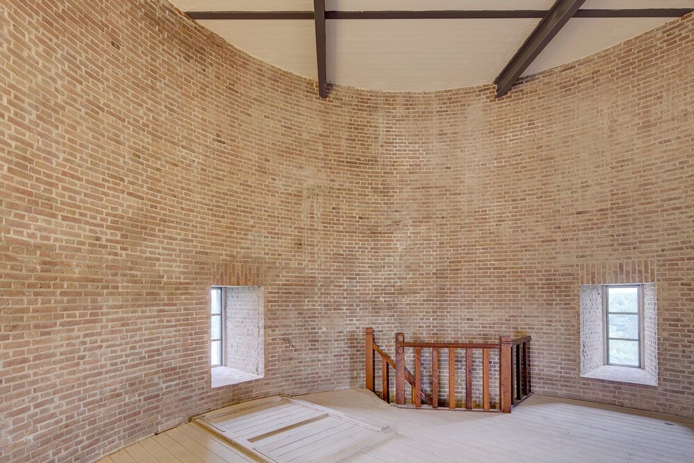 Krakende houten vloeren en trappen bij Watertoren Bilthoven (Utrecht) 