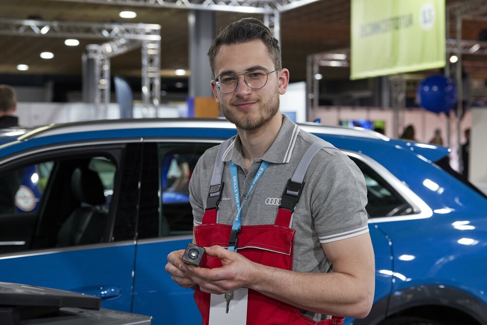Een andere finalist van de vakwedstrijd Autotechnicus in Utrecht.