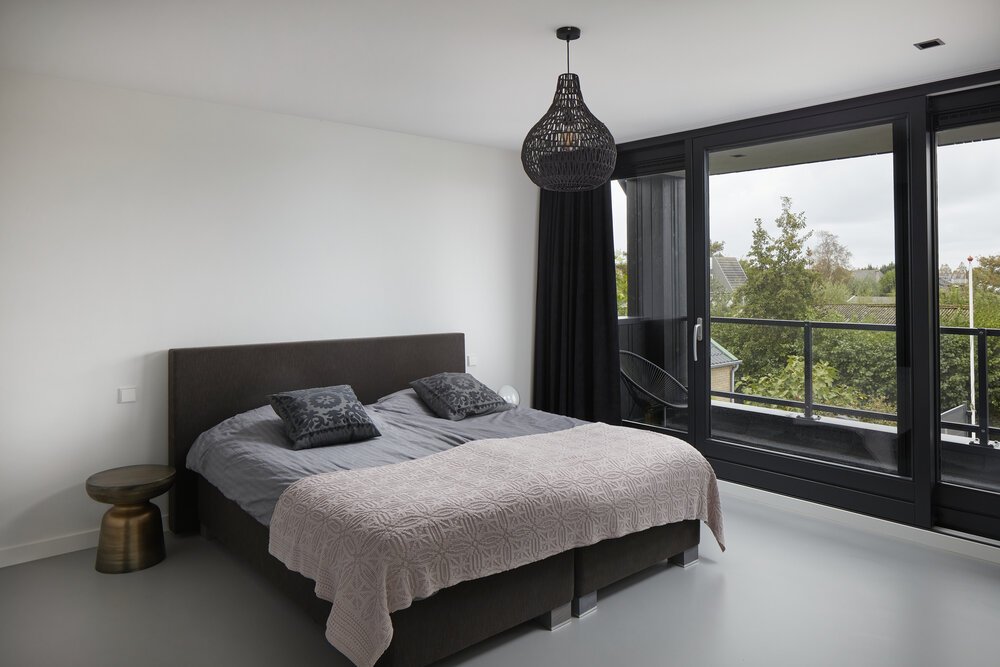 Slaapkamer met balkon.